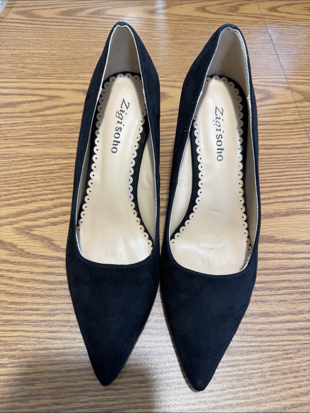 Chic Zigi Soho Pointed Toe, Suede, 3” Block Heel Pumps - Black Size 8